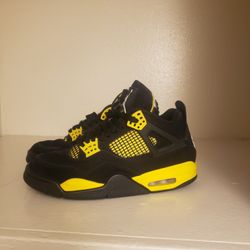 Retro 4 Thunder Jordans 