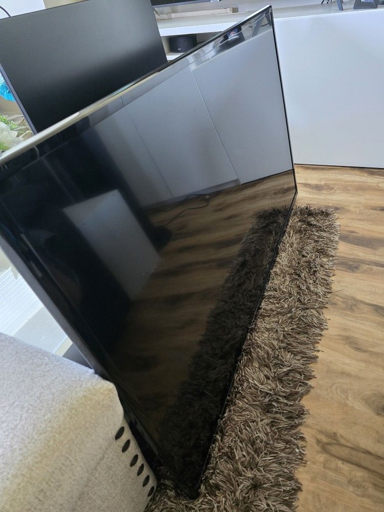 Free Broken Samsung TV 55 Inch