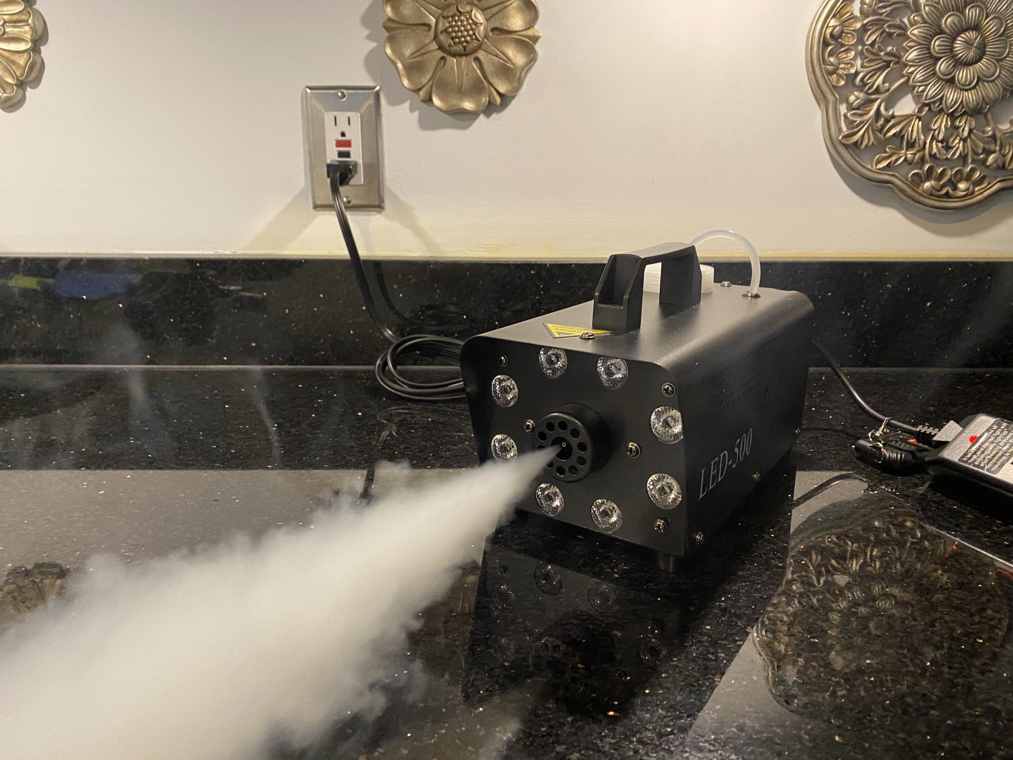 LED-500 500W LED RGB Fog Machine with Remote for Fogger (but NO Remote for LEDs)