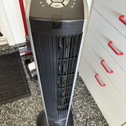 Seville Classics UltraSlimLine Tower Fan