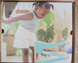 Lovevery Adventurer play kit 16-18 months