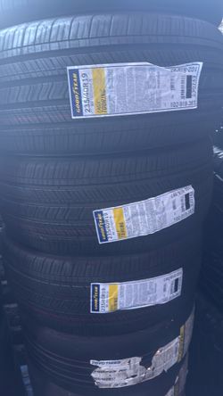 235/40/19 Goodyear Eagle touring