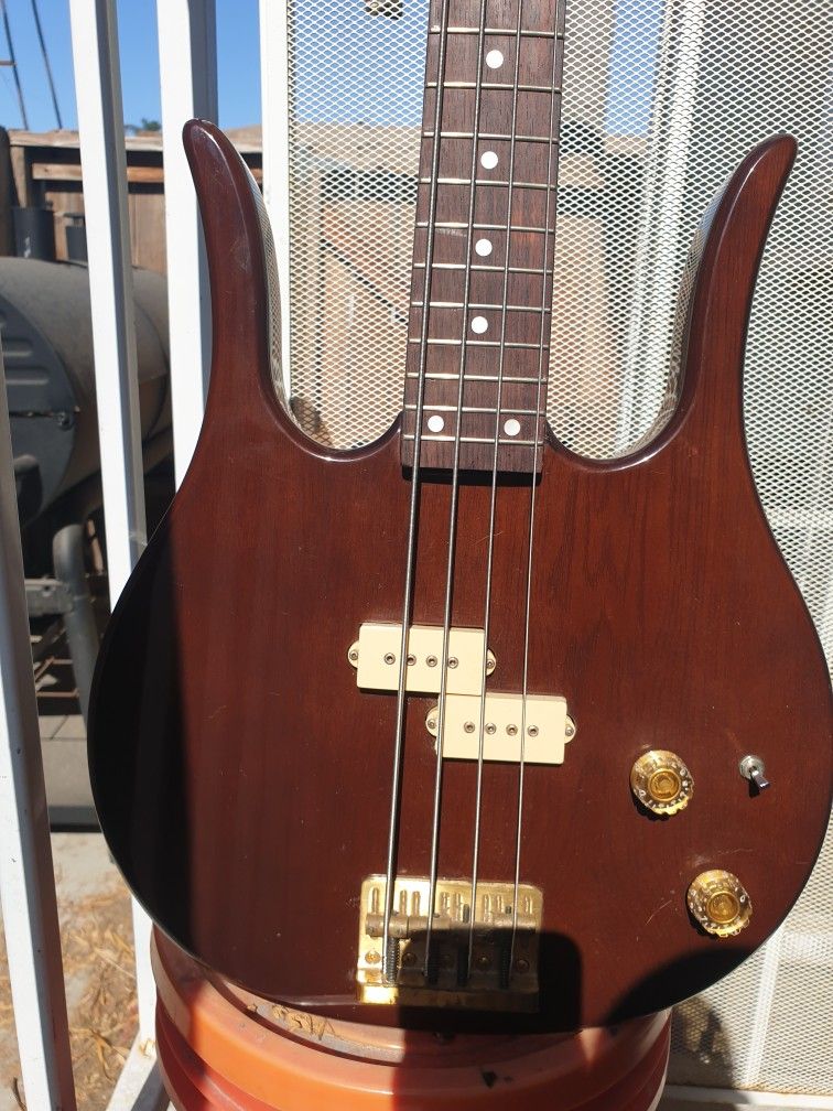 Hondo Longhorn P Bass