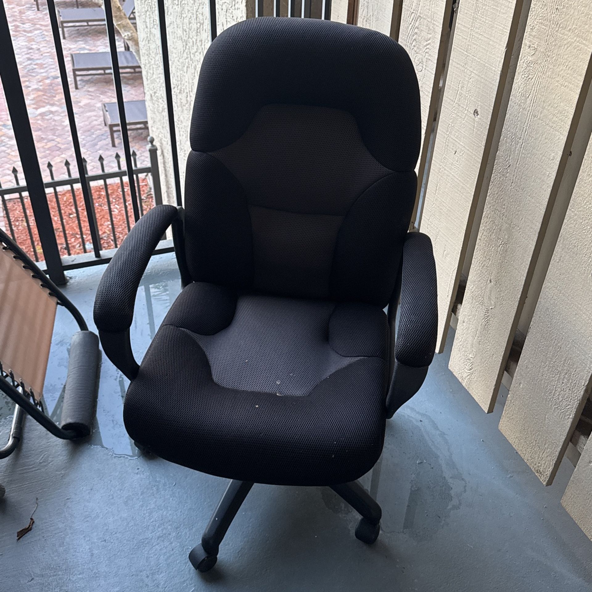 Black Chair For Sale For Free