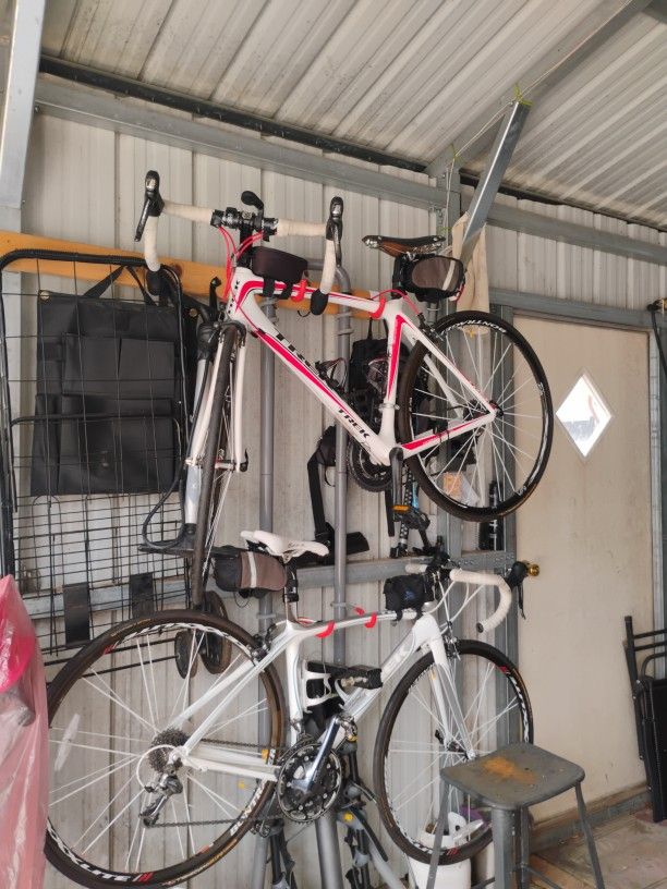 2500 Por Las Dos Bicicletas