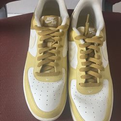 Men’s Nike Air Force Ones 