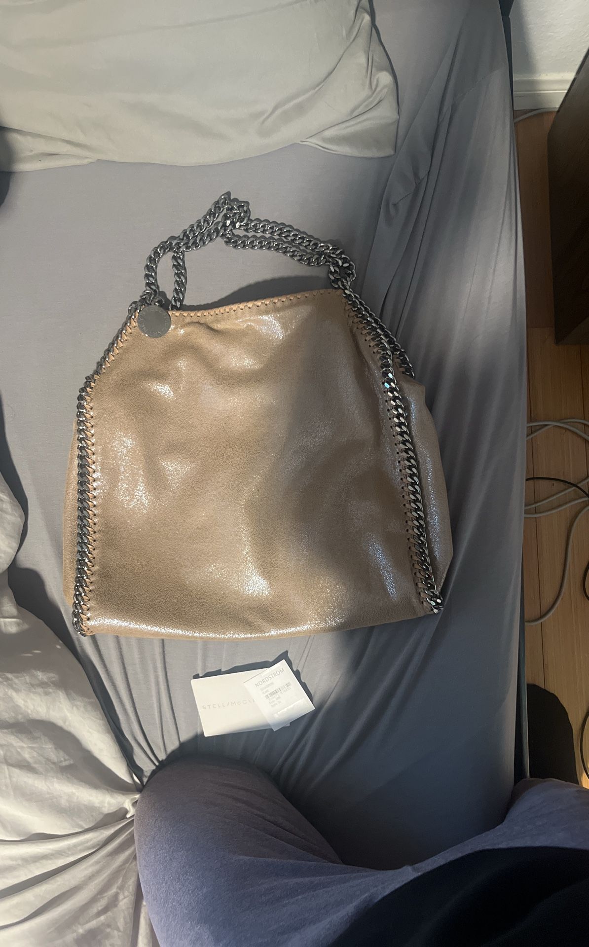Stella McCarthy -FALABELLA BAG nude/beige shimmer