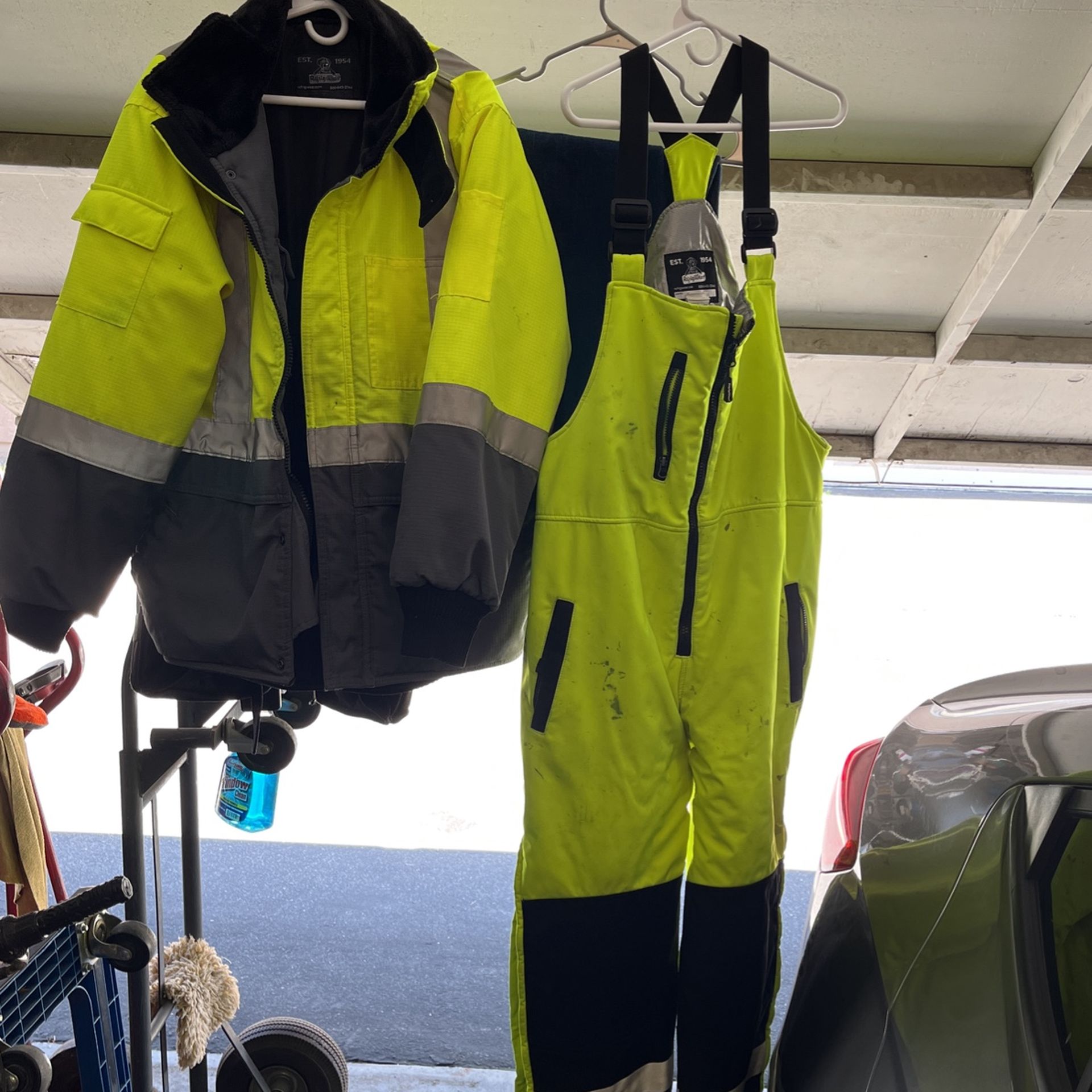 RefigiWear Jacket And Bibs Size Large. .