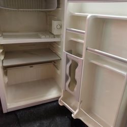 Magic Chef Mini Fridge