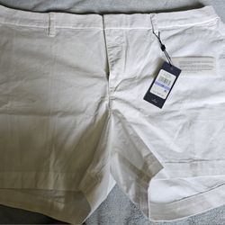 5 Ea.  Tommy's White Shorts & Cropped 525 Levi Jeans. 