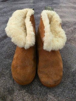 Kids cloud nine sheepskin slippers size 1
