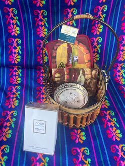 WOMAN perfume gift basket