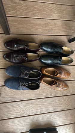 Men’s Johnston & Murphy  size 8.5 dress shoes