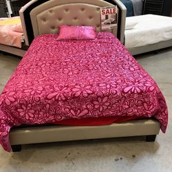 Three Piece Full or Twin Bedroom Set