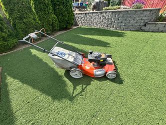 Husqvarna HU700F 22” Gas Lawn Mower with Honda Engine