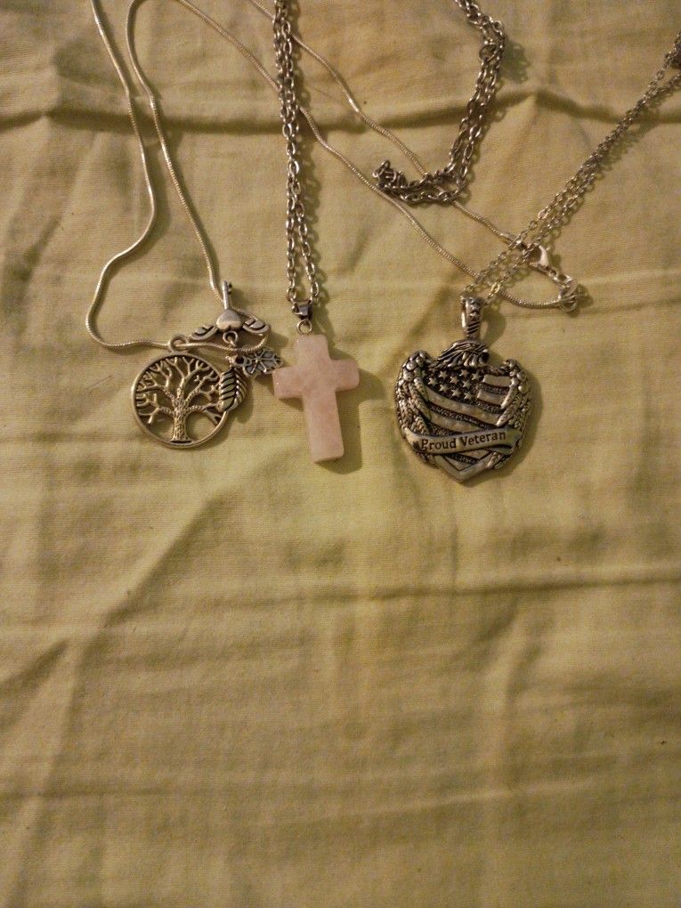 3 Necklaces With Charms Cross Veteran Pendant In Perfect Condition