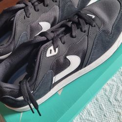 New Mens NIKE 11.5