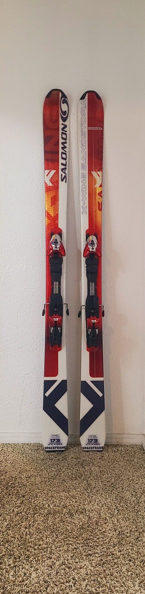 SALOMON X-Wing Storm 173cm Skis + SALOMON Adjustable Bindings