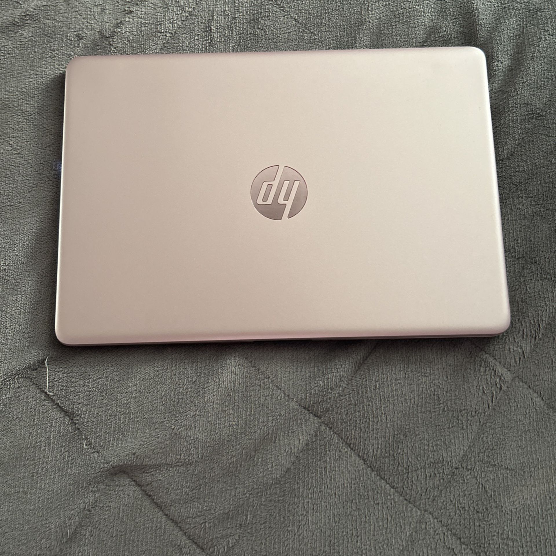 HP LAPTOP (light Pink)