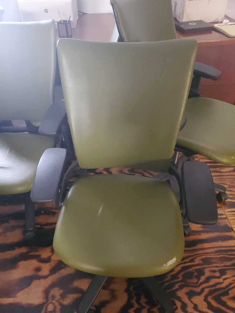 NOT THE BEST COLOR BUT HOOD CHAIRS