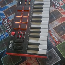 Akai MPK Mini Plus Dj Board