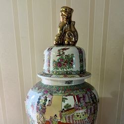 Chinese Porcelain Vase or Ginger Jar