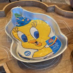 Tweety Bird Cake Pan