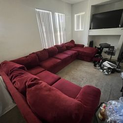 Living Room Couch (NEED GONE) 