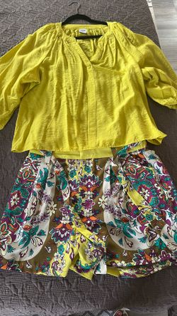Bright Yellow Blouse With Multi Color Shorts XXL
