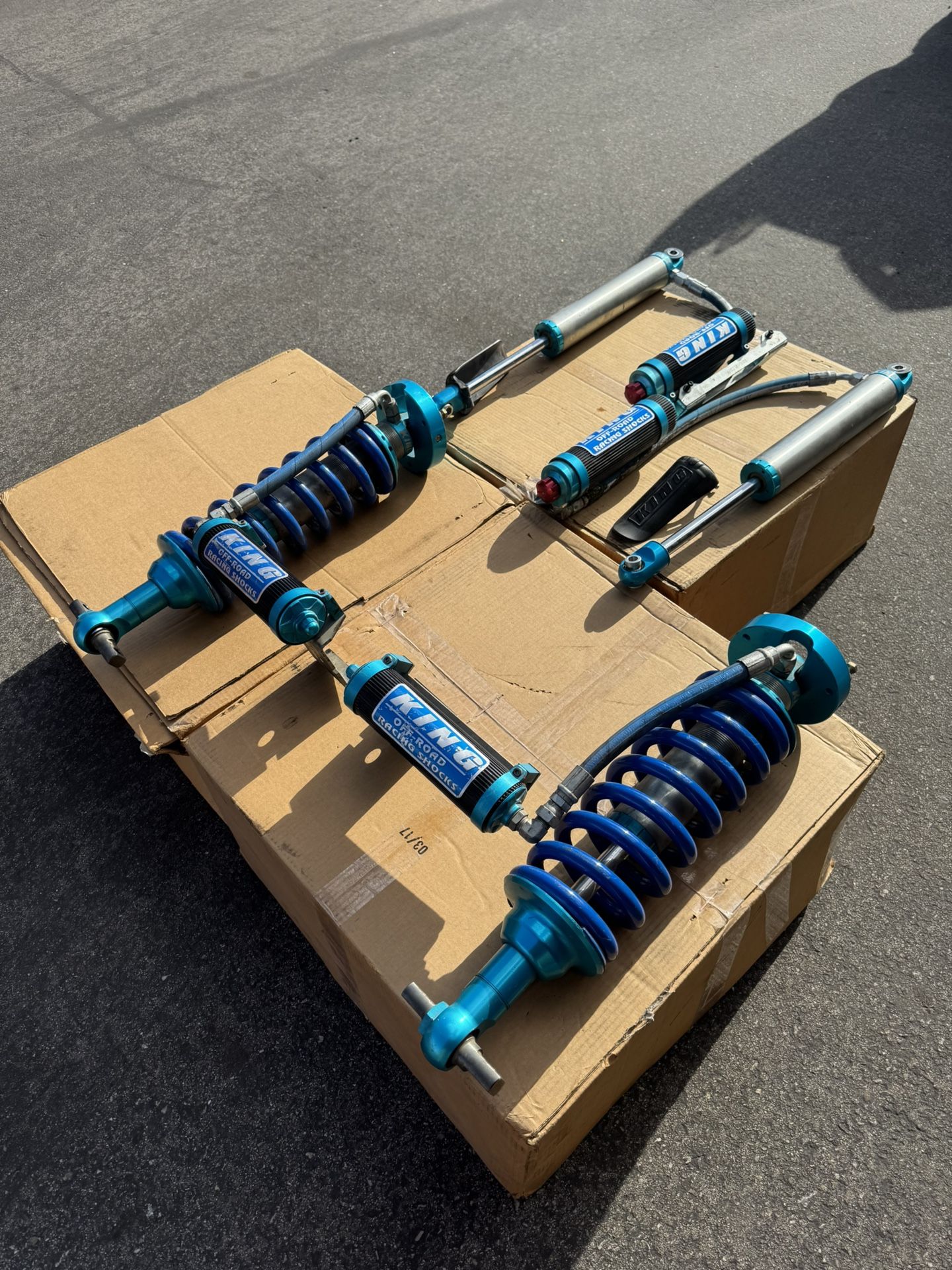 19+ GMC Sierra and Silverado Sierra King 2.5 Shocks Suspension Setup