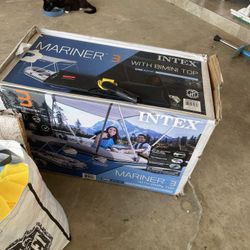 Mariner 3 Boat With Canopy 