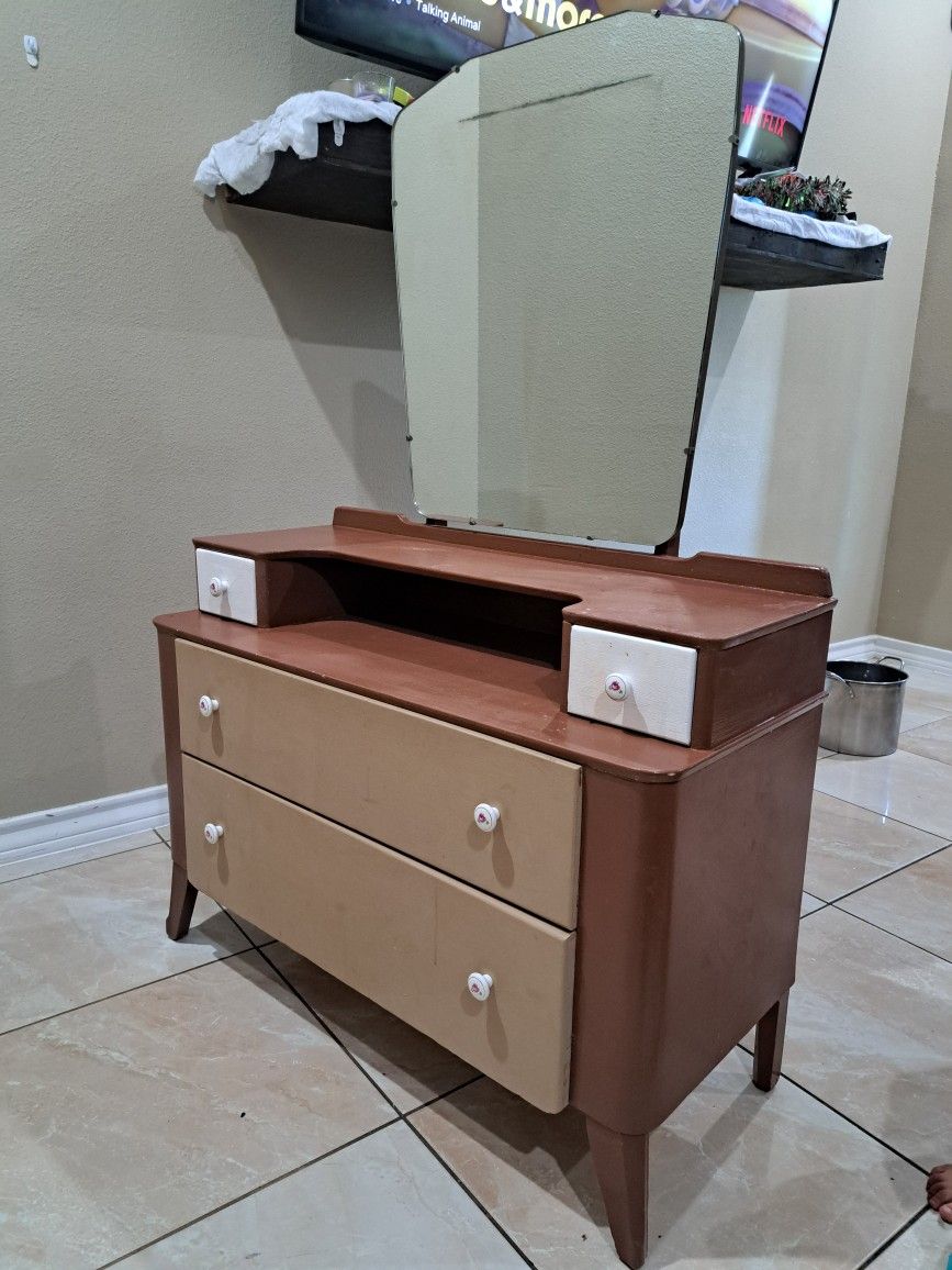 Dresser
