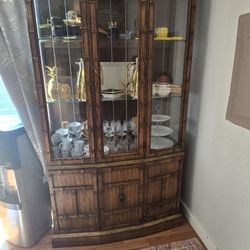 China Cabinet Very Good With Turn Light 