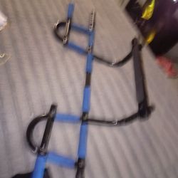 Pull-up/push ups.doorway pull up bar