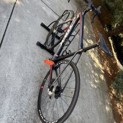 TREK Emonda SL 7.   Road Bike 