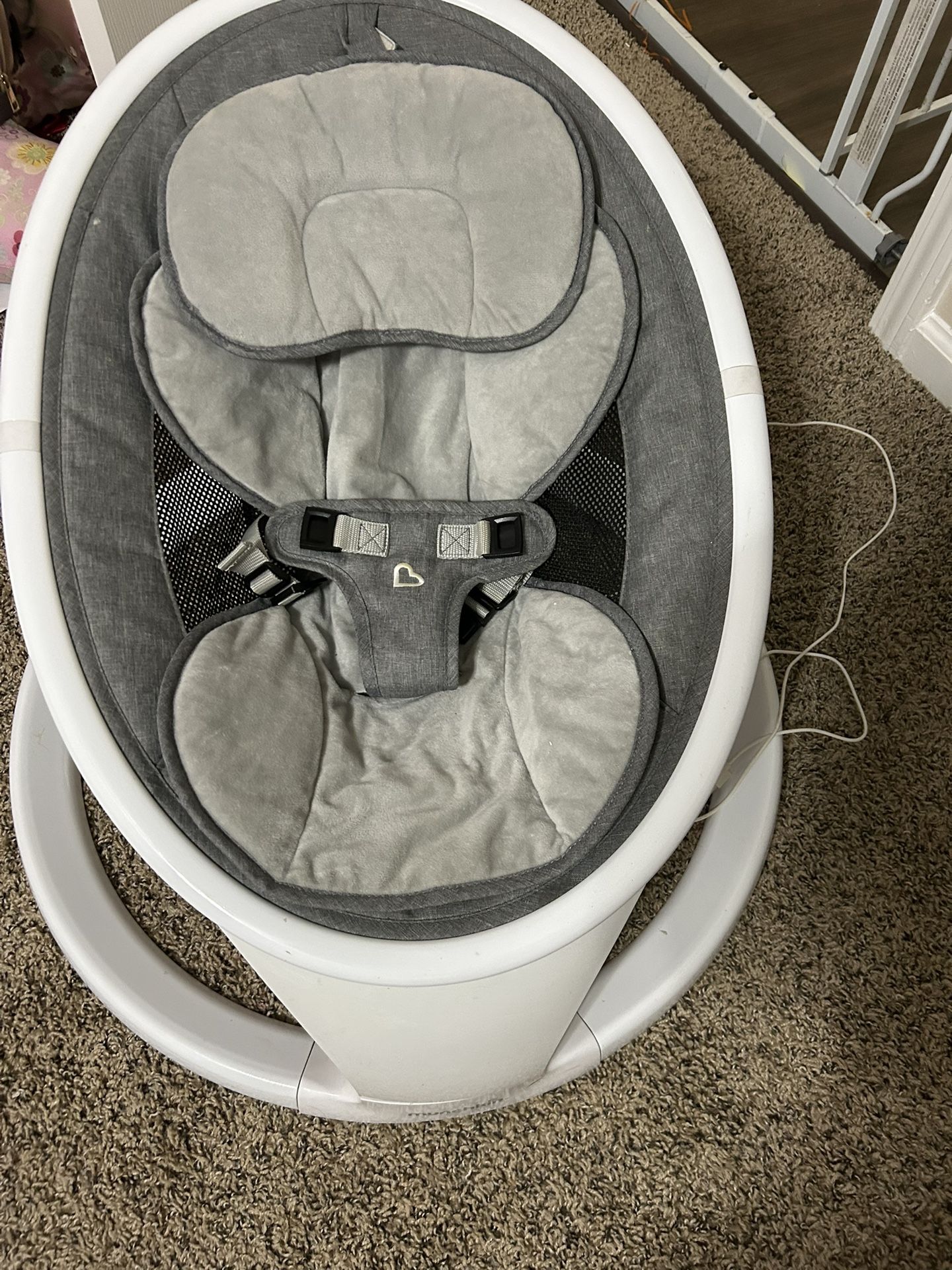 Munchkin Bluetooth Enabled Baby Swing - White