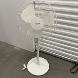  white Pelonis 16-inch pedestal fan features a 3-speed adjustable airflow, wide-area oscillation, and a round stable base