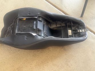 2014 Harley Davidson Street Glide Stock Seat