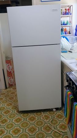 Whirlpool Refrigerator, needs work