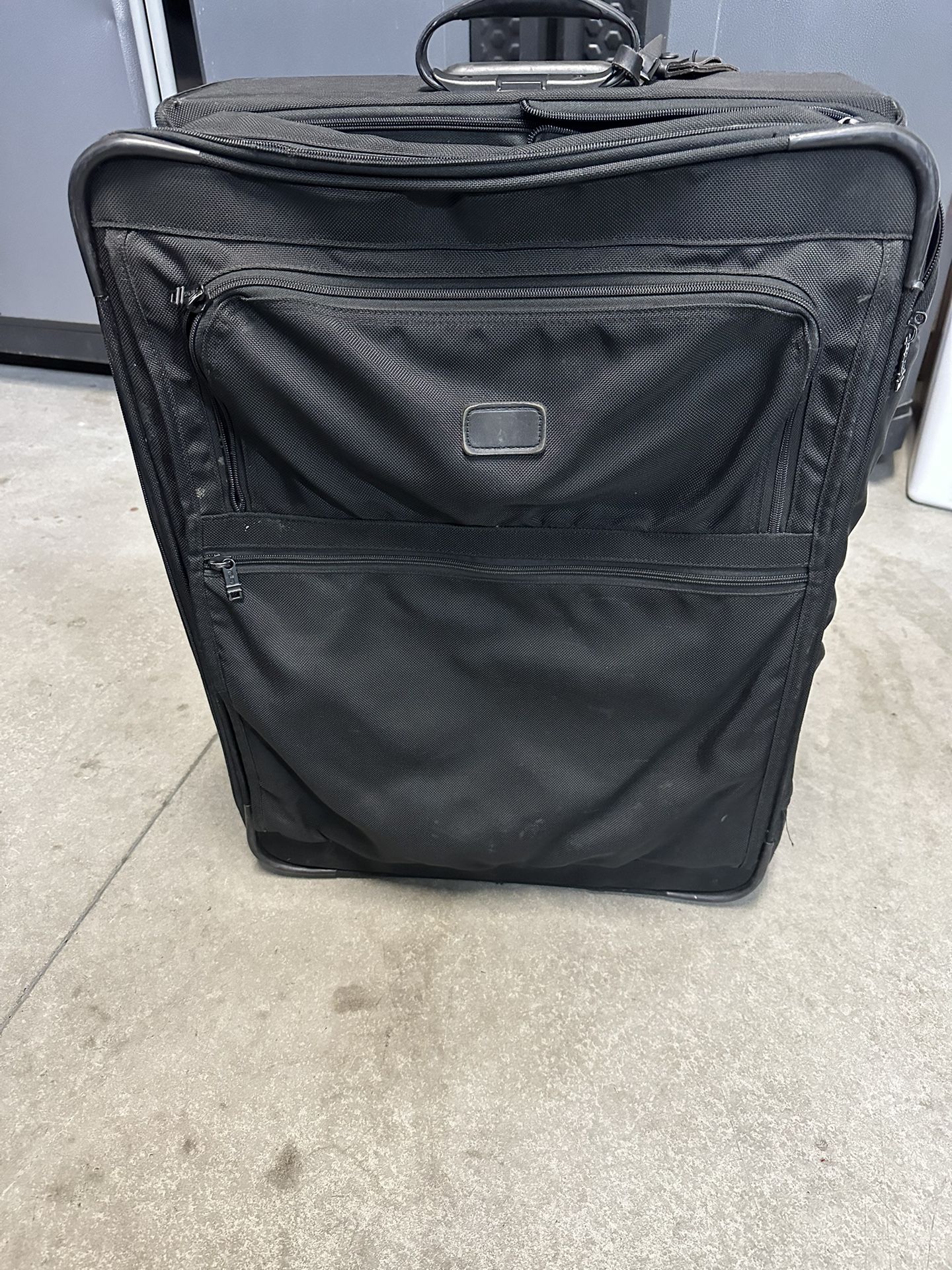 Tumi Rolling Luggage 27 Inch