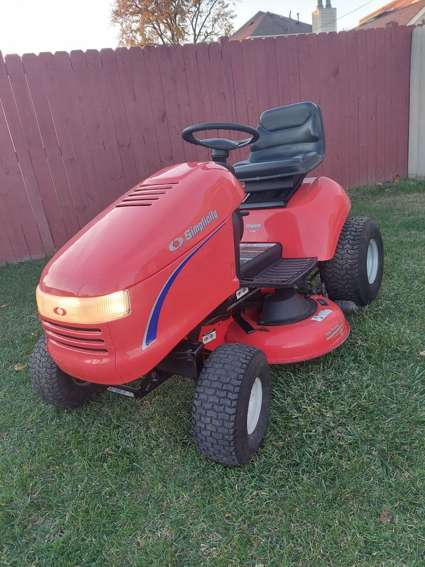 Simplicity Regent 17hp  Riding Mower 