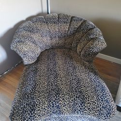 Cheetah leopard print chaise lounge chair