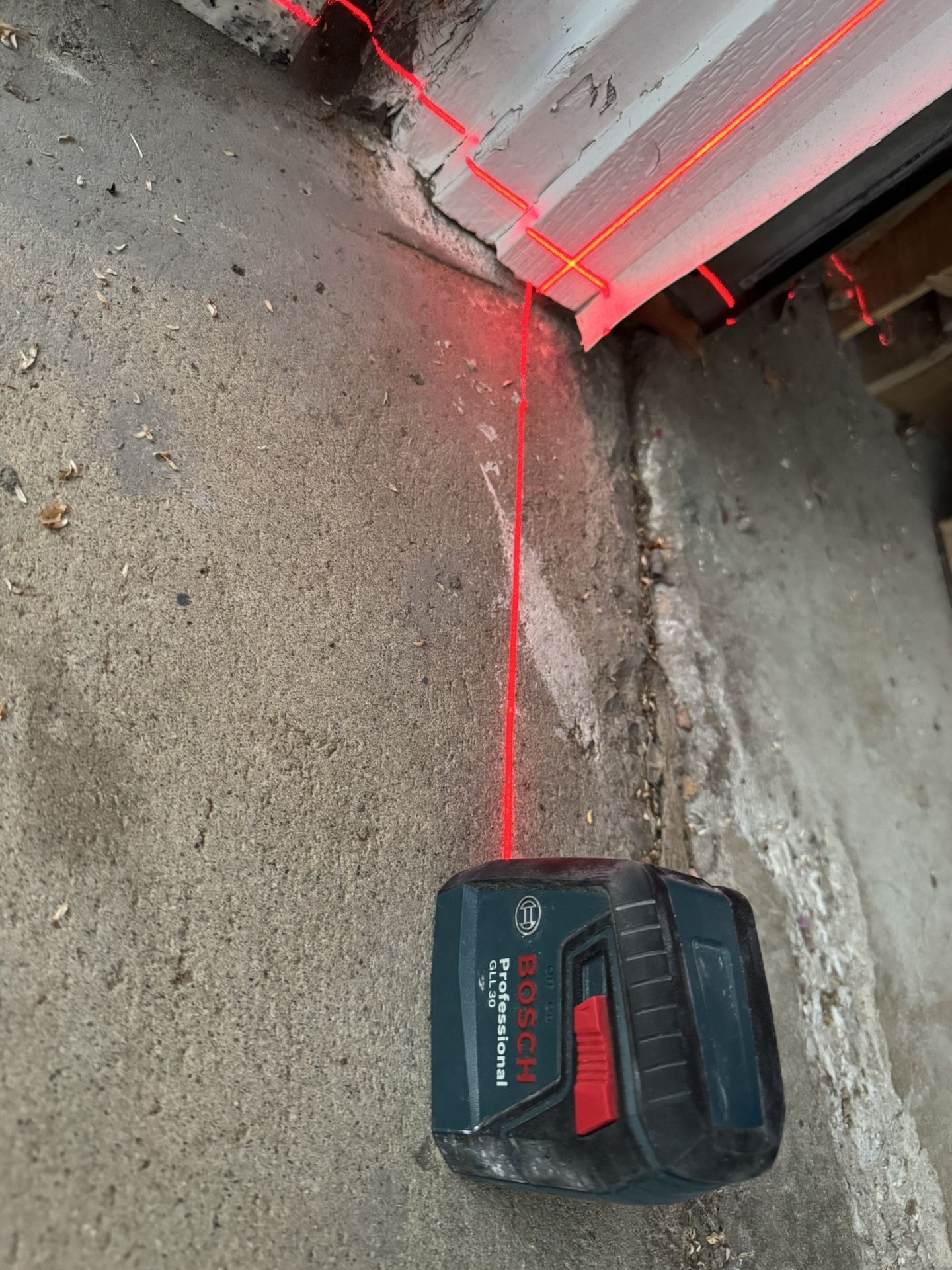Bosch GLL 3-80 Professional Laser Level (Red Beam)