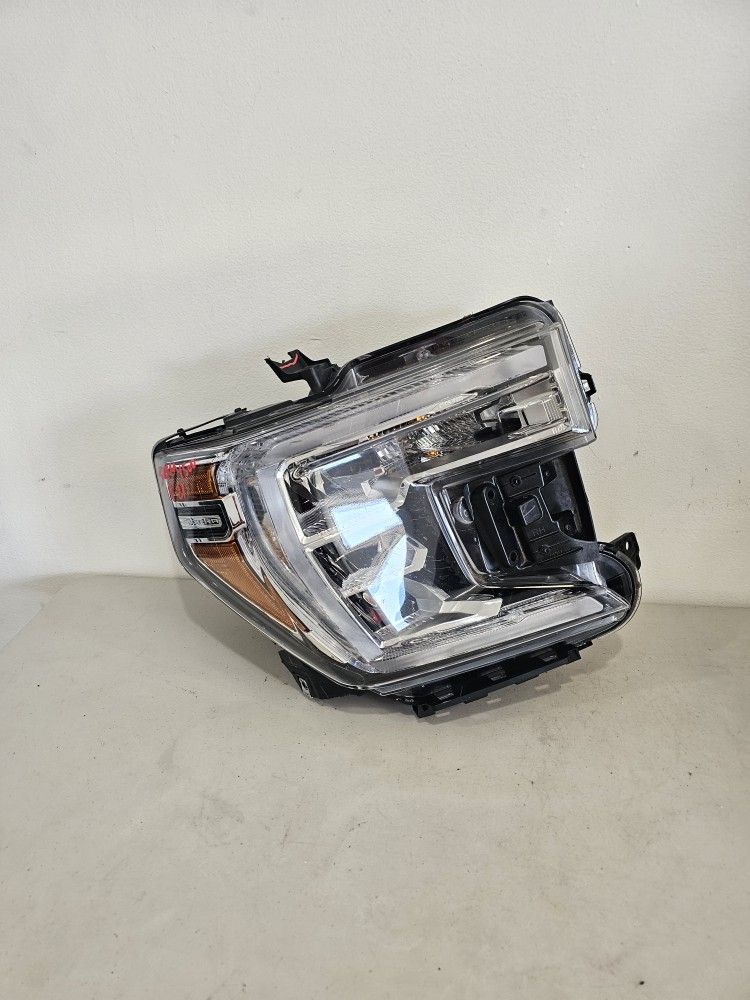 Gmc Sierra 1500 Right Headlight 2019 2020 2021 2022