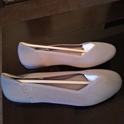 Brand new lady shoes size 10 Pickup Between 2;00-10:45 pm rainbow/charleston cash only read description