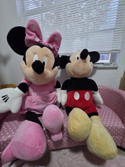 large/jumbo Disney Mickey and Minnie Mouse plush dolls
