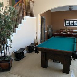 Beautiful Pool Table Needs A New Home ! 