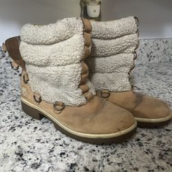 Woman’s Timberland Boots 8.5