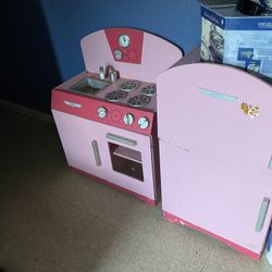 Play Kitchen Set With Box Of Mixed Toy $100 Cash N You Pick Up 