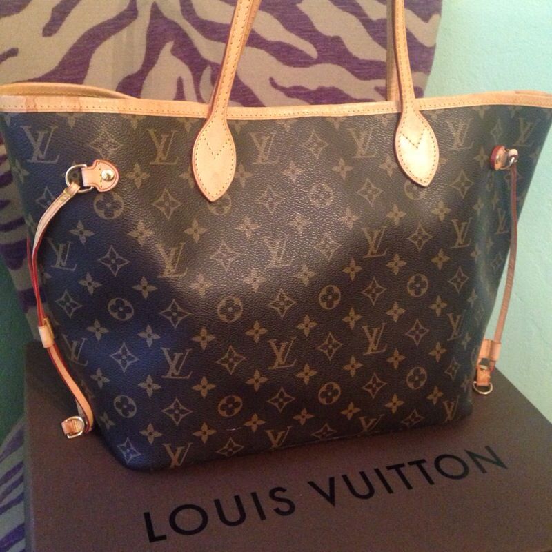 Louis Vuitton Neverfull MM Tote for Sale in Los Angeles, CA - OfferUp